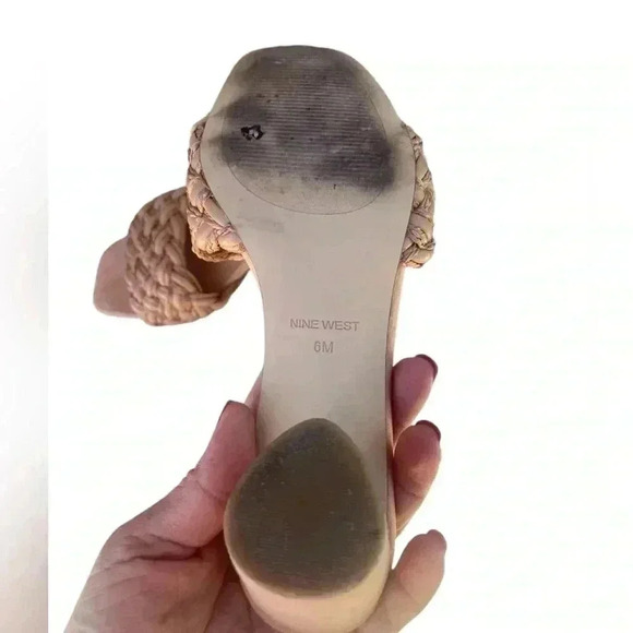 Nine West Women's Driah Tan Neutral
Braided Slide heel Sandal sz 6 preloved - Picture 4 of 5